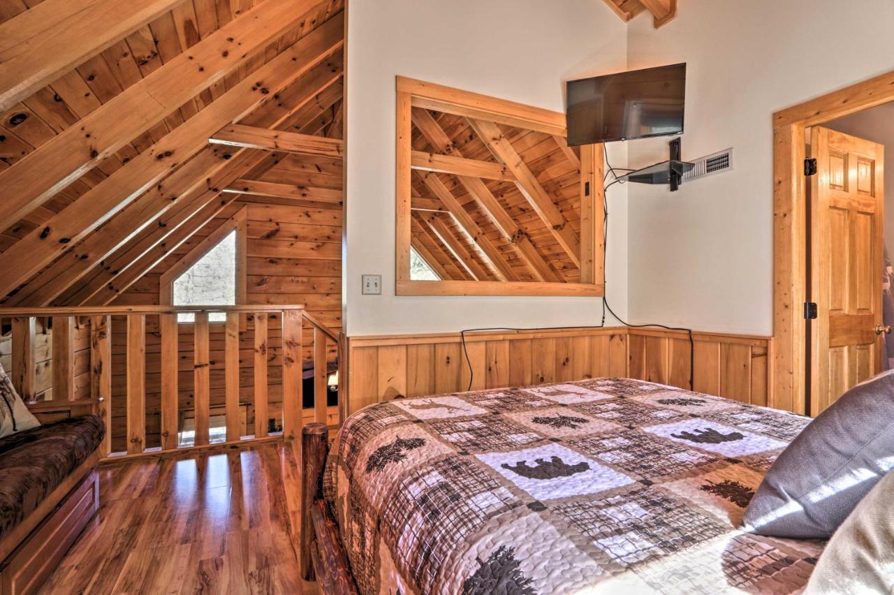 Willa Cozy Cabin With Hot Tub In The Heart Of Pigeon Forge Zewnętrze zdjęcie